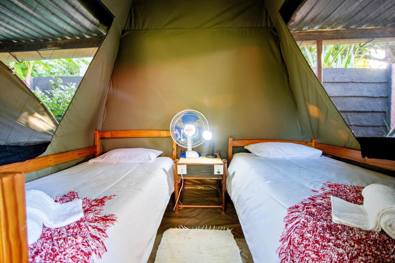 Shoestrings Backpackers Lodge Vic Falls Victoriafälle Exterior foto
